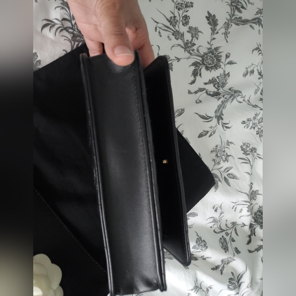 Classic Chanel lambskin wallet on chain black with gold - Picture 9 of 16